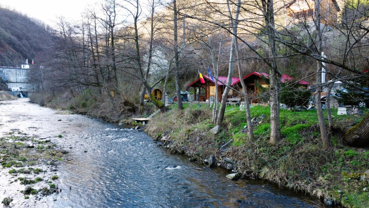 Eden Natural Resort - Transalpina Capalna ภายนอก รูปภาพ